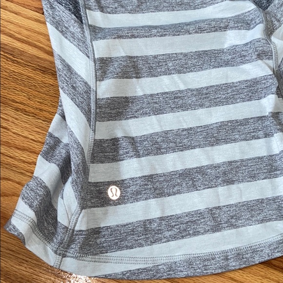 Lulu lemon grey quarter zip - Picture 4 of 4